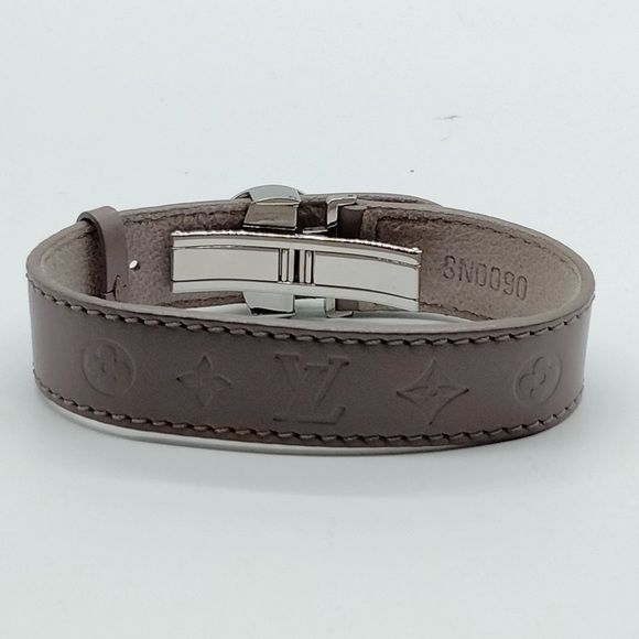 Louis Vuitton Classic Monogram Wish Leather Silver Tone Buckle Wrap Bracelet - Picture 4 of 8